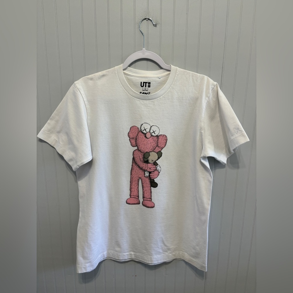 Kaws X Uniqlo Pink BFF T-Shirt Size S